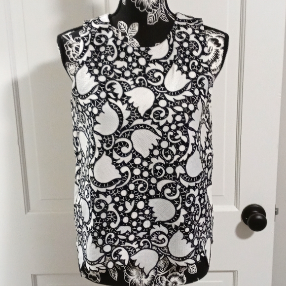 Ann Taylor Tops - 🆕 🖤Ann Taylor🖤 - Embroidered Sleeveless Top